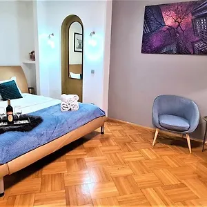 κάντε κράτηση εδώ