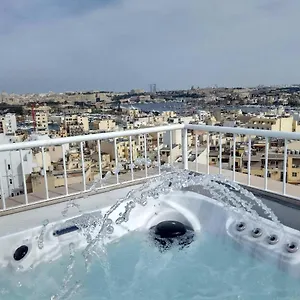 Appartement Wonderful With Shared Jacuzzi And Panorama Rooftop, Gzira